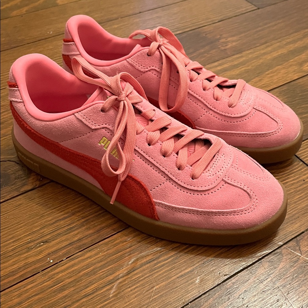 Puma Club II Era Sneaker in Pink/Red Size 8